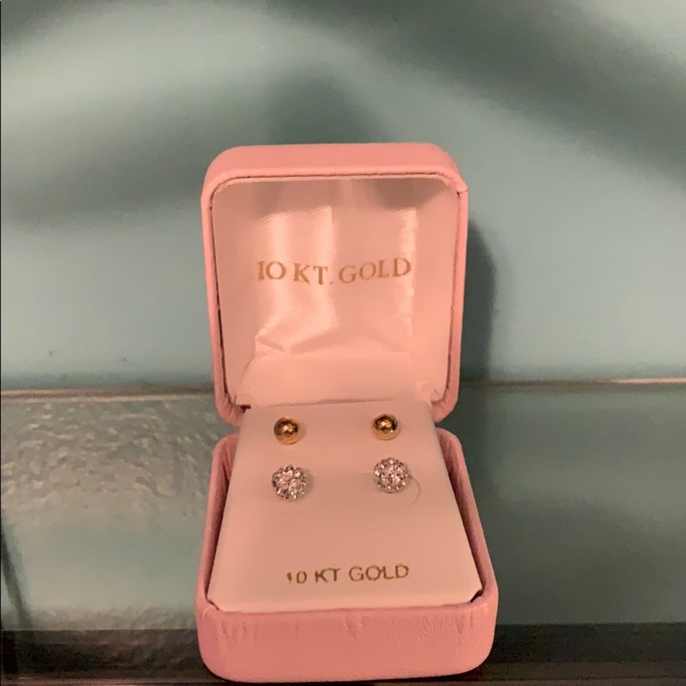 10Kt gold earrings